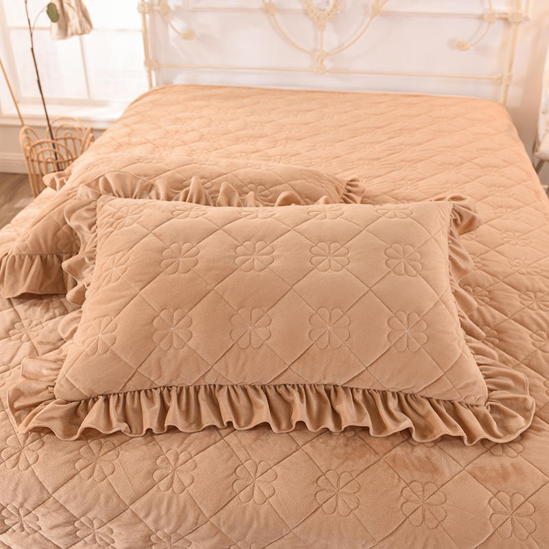 Fashions Bedspread Queen Size