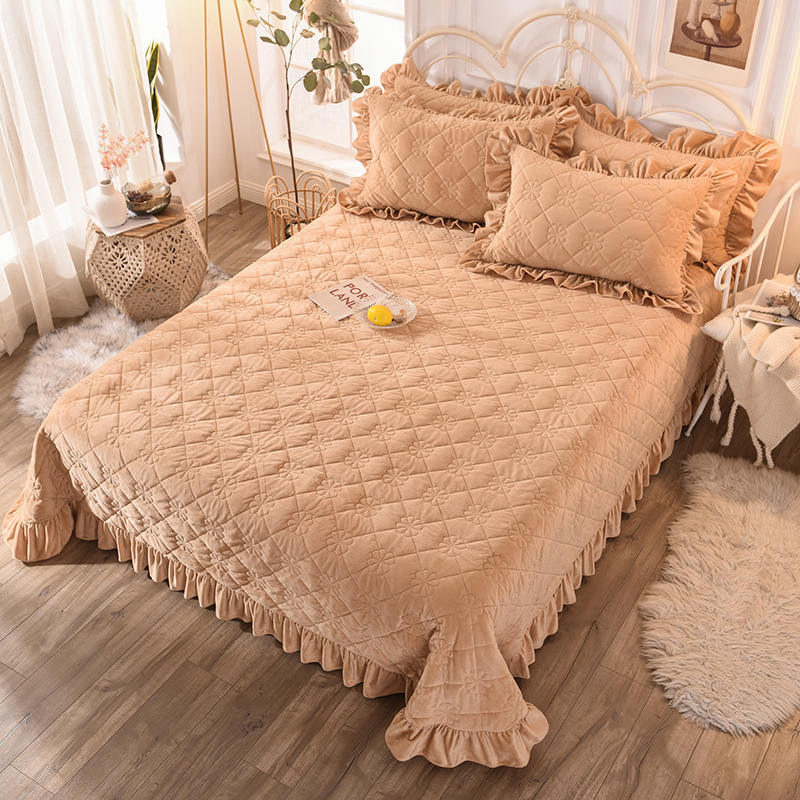 Fashions Queen Size Bedspread