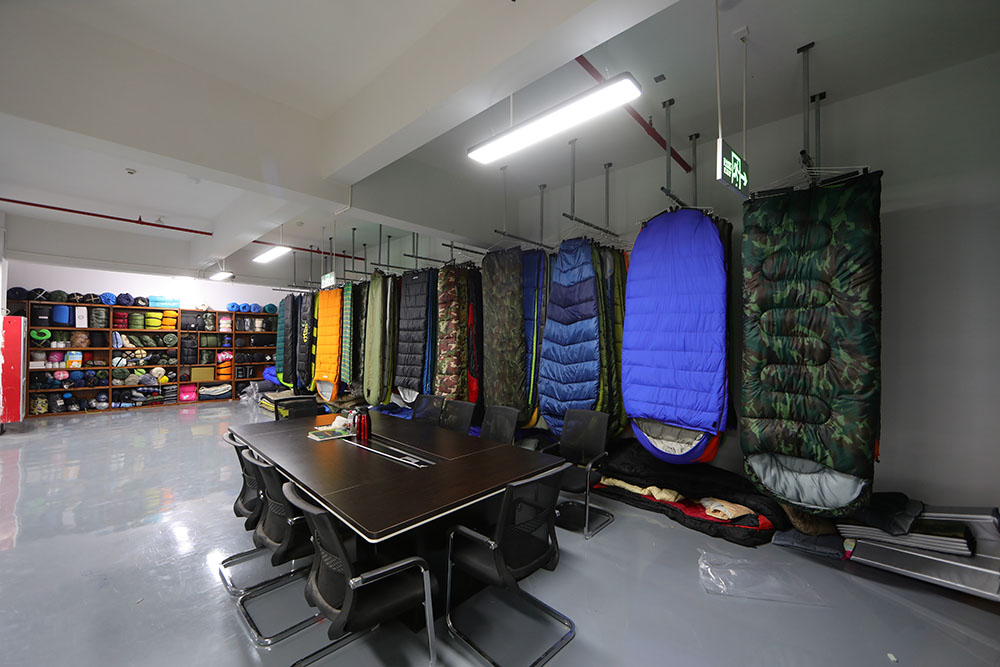 extreme cold relief sleeping bag China supplier