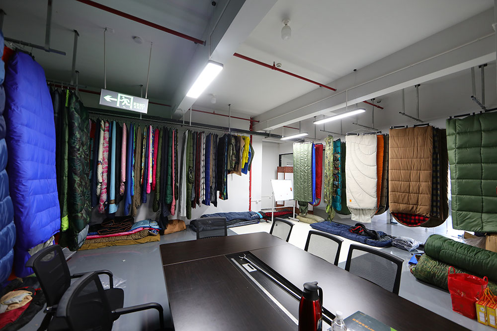 emergency relief sleeping bag supplier