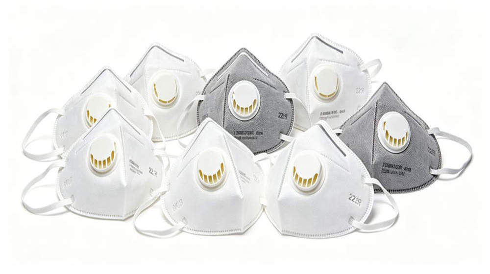 Disposable dust masks and P2 respirators for respiratory protection at dusty camp sites