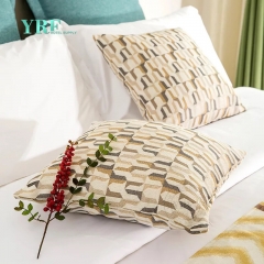 الوسائد وسائقي السرير