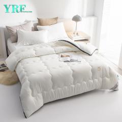 لحاف من الميكروفايبر بالمبنى المكون من كلية