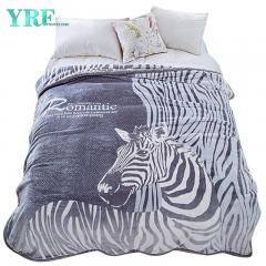 بطانية راشيل بتصميم عصري فائقة النعومة