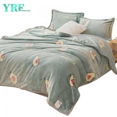 بطانية من فرو المنك بتصميم فريد من نوعه بطبعة الأفوكادو