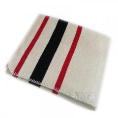 بطانية تخييم من الألياف الصناعية في جزر الكناري