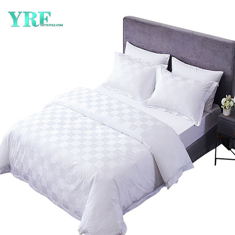 كيفية غسل وصيانة أغطية السرير في الفندق؟